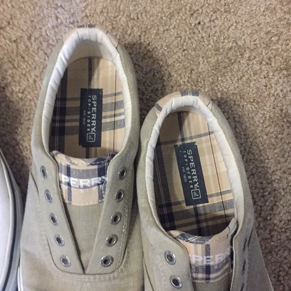 Two pairs size 9 1/2 - Picture 3 of 5